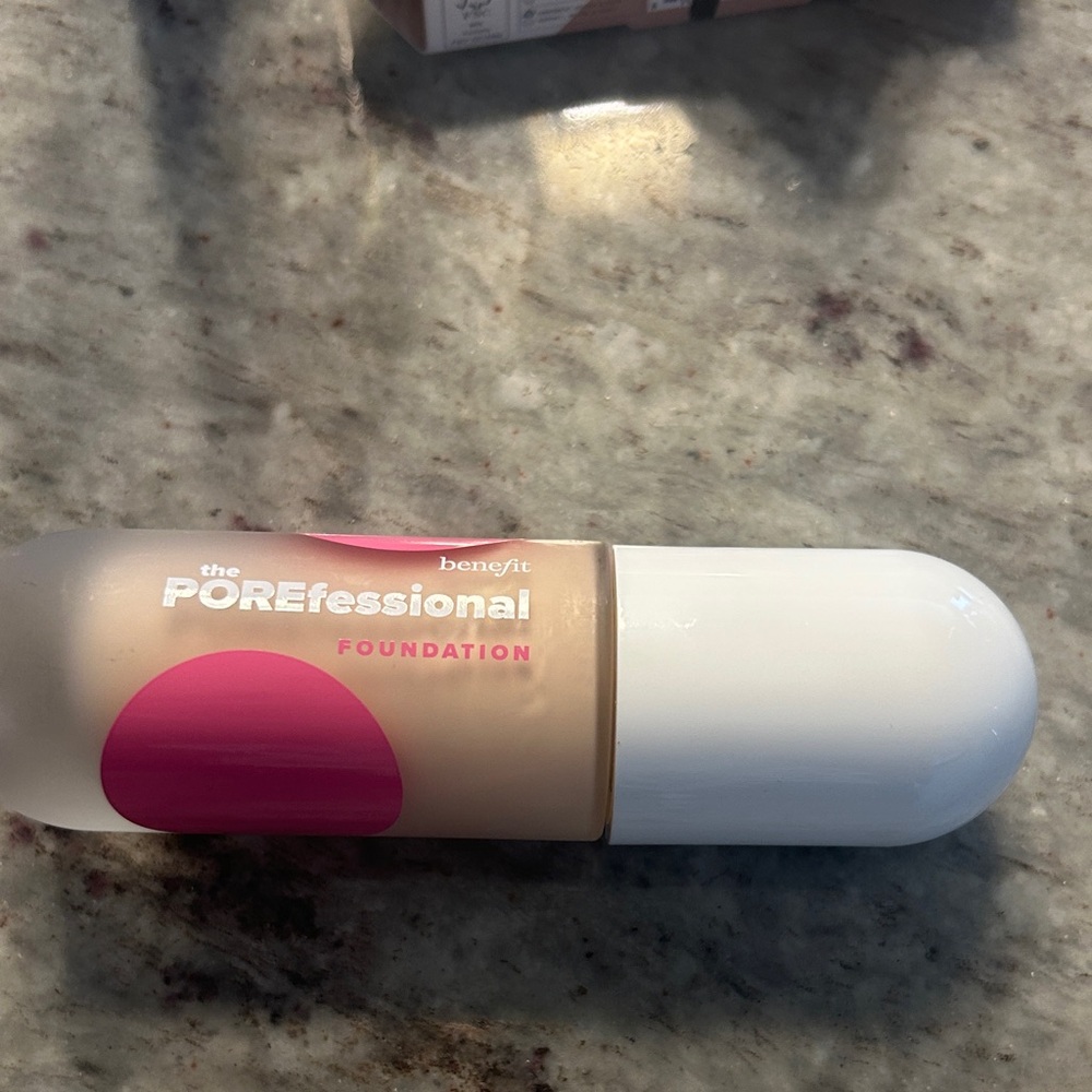 Benefit POREfessional Foundation - Tan